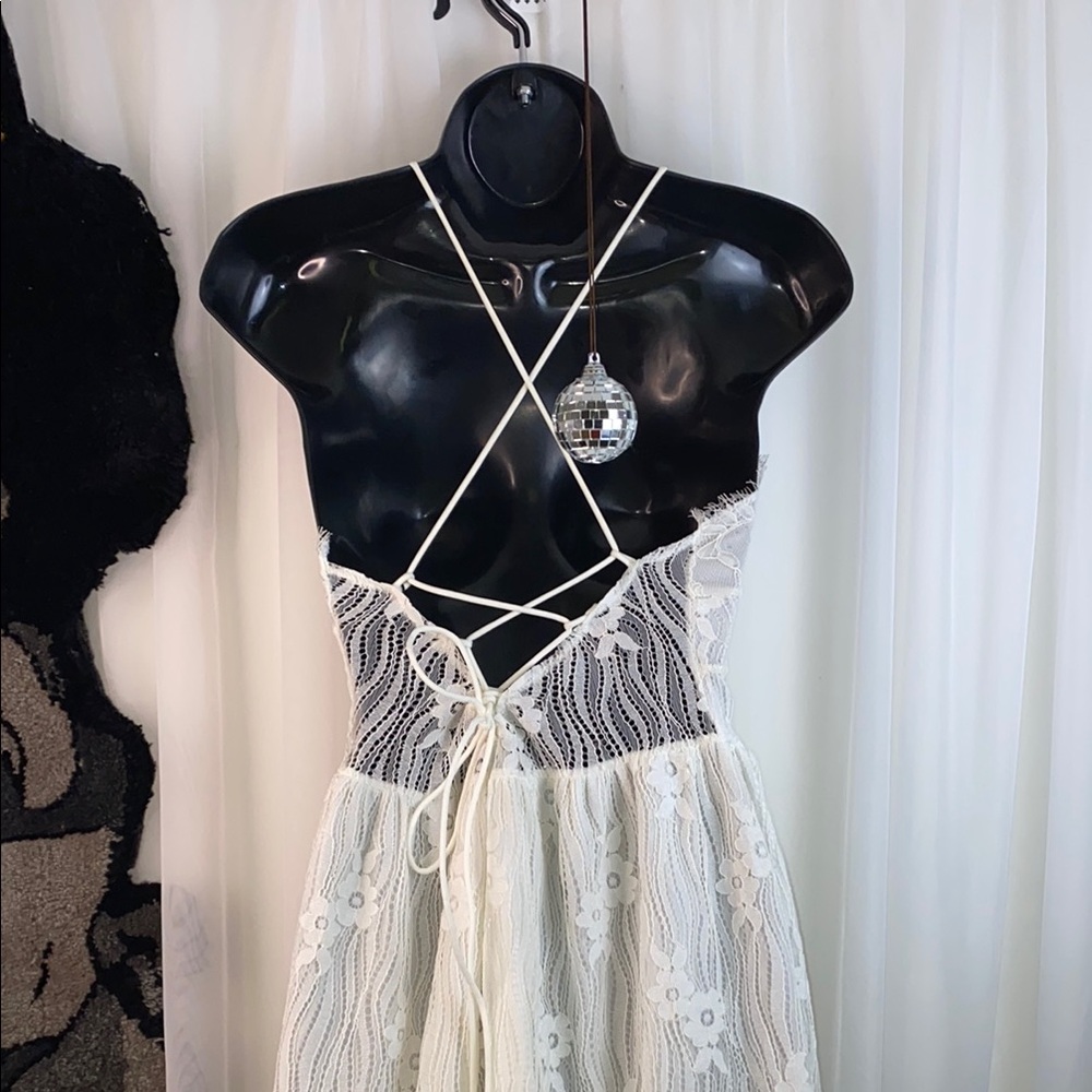 White Spaghetti Strap Sweetheart Midi Dress - Picture 4 of 13